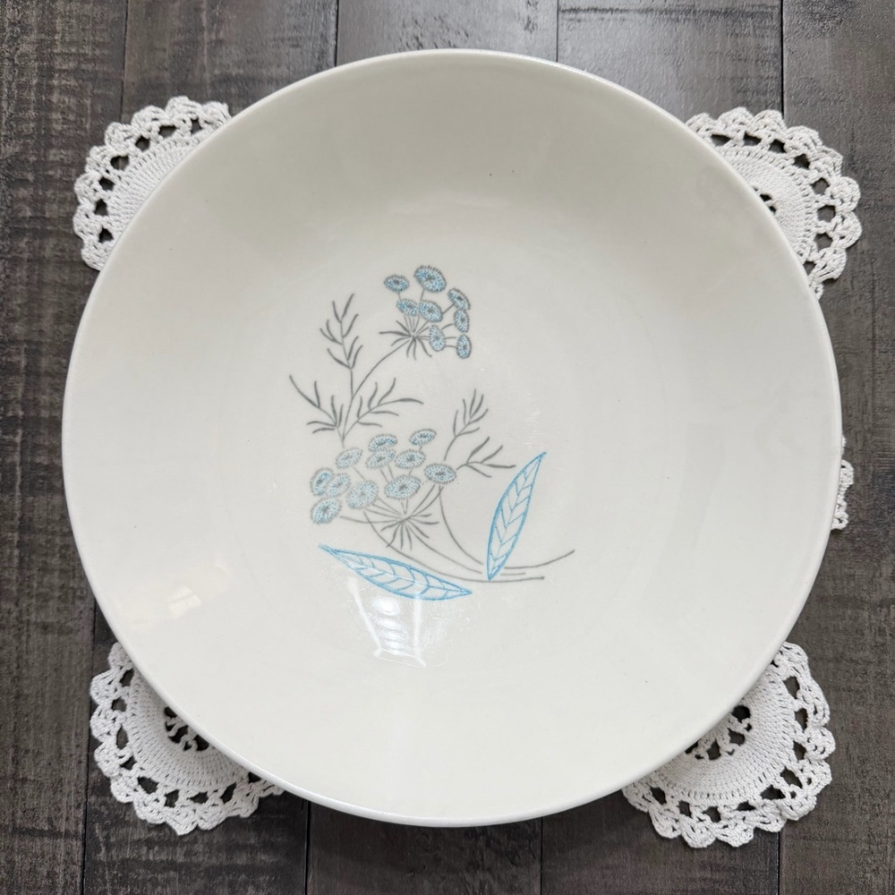 Vintage 1960’s Royal‎ Maytime MCM Royal Stetson Ceramic Serving Bowl Blue Floral